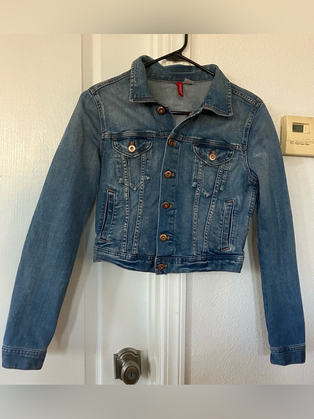 H&M DIVIDED Women's Cropped Denim jacket Color Blue Sz 8
